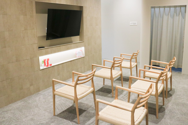 西神Nクリニックの待合室